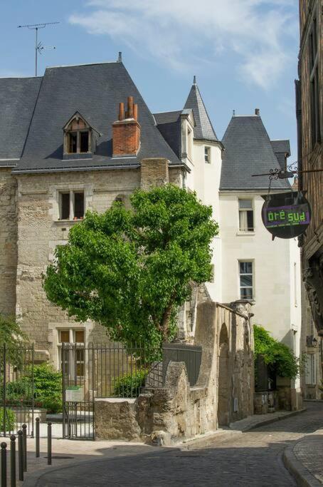 Appartement De Caractere Au Coeur Du Vieux Tours Exterior photo