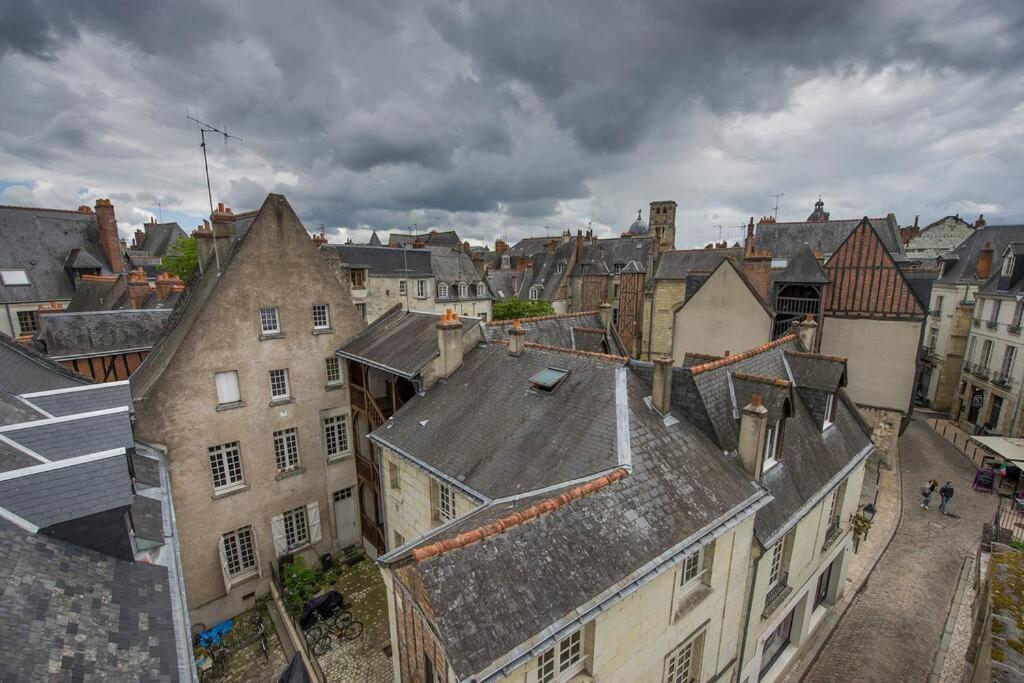 Appartement De Caractere Au Coeur Du Vieux Tours Exterior photo